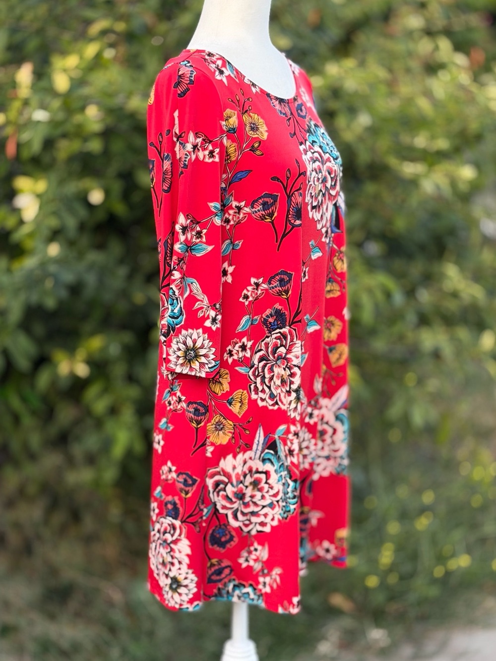 MSK Red Multicolor Floral Garden 3/4 Length Split Bell Sleeve Shift Dress ~ PM - Picture 3 of 9